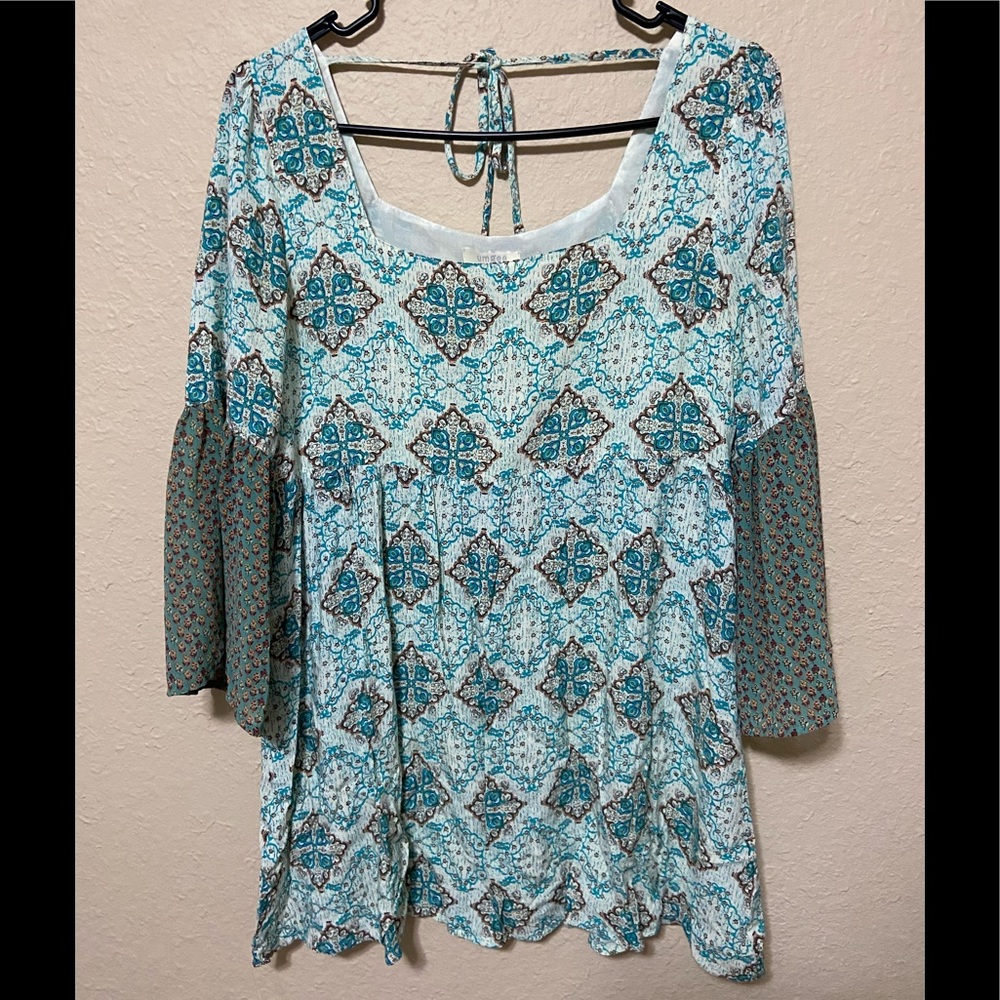 Umgee size small half sleeve shirt